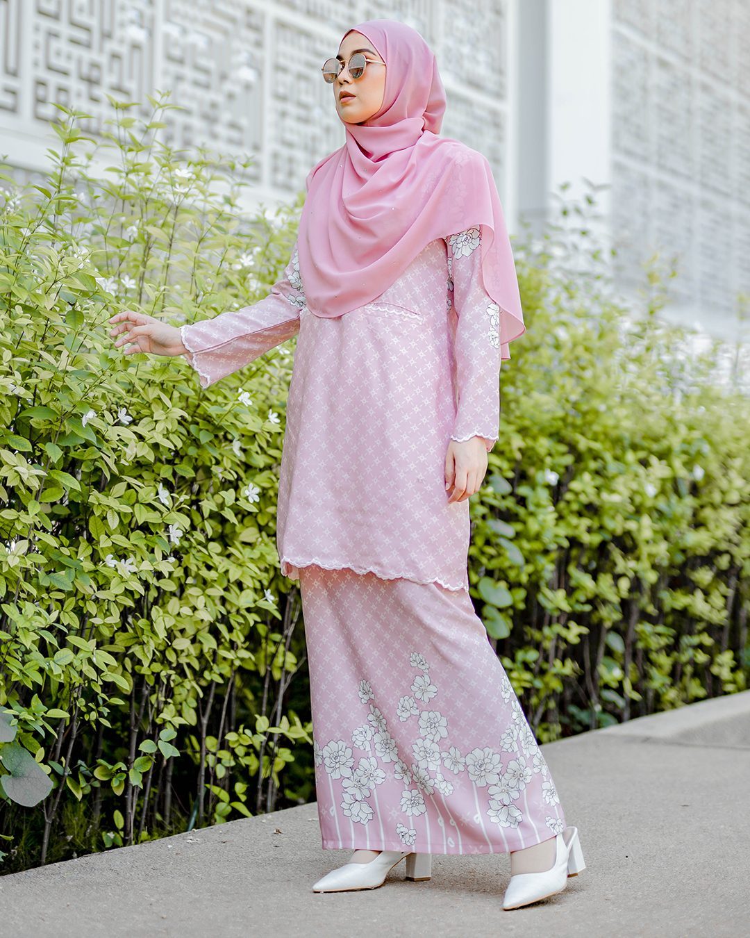 Baju Kurung Kedah Embroidery Ruwaidah - Candy Pink