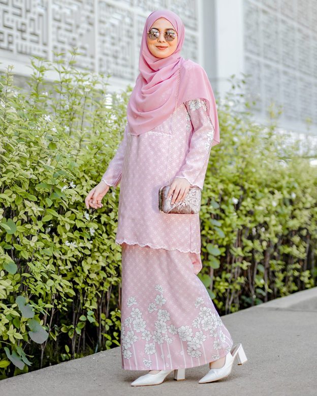 Baju Kurung Kedah Embroidery Ruwaidah - Candy Pink