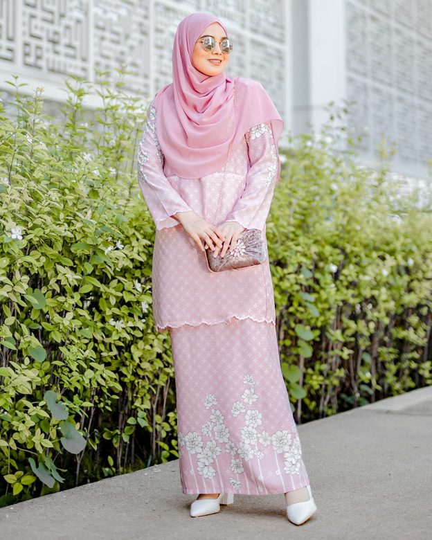 Baju Kurung Kedah Embroidery Ruwaidah - Candy Pink