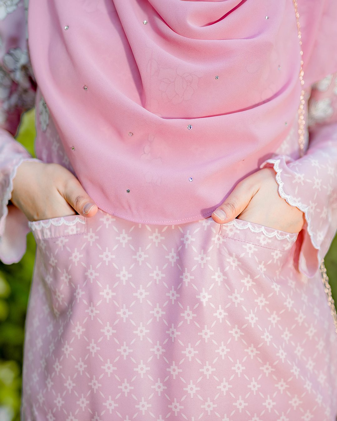 Baju Kurung Kedah Embroidery Ruwaidah - Candy Pink