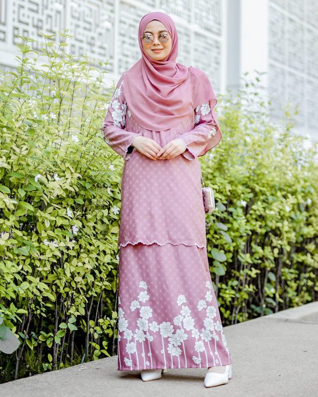 Baju Kurung Kedah Embroidery Ruwaidah - Mauve Purple