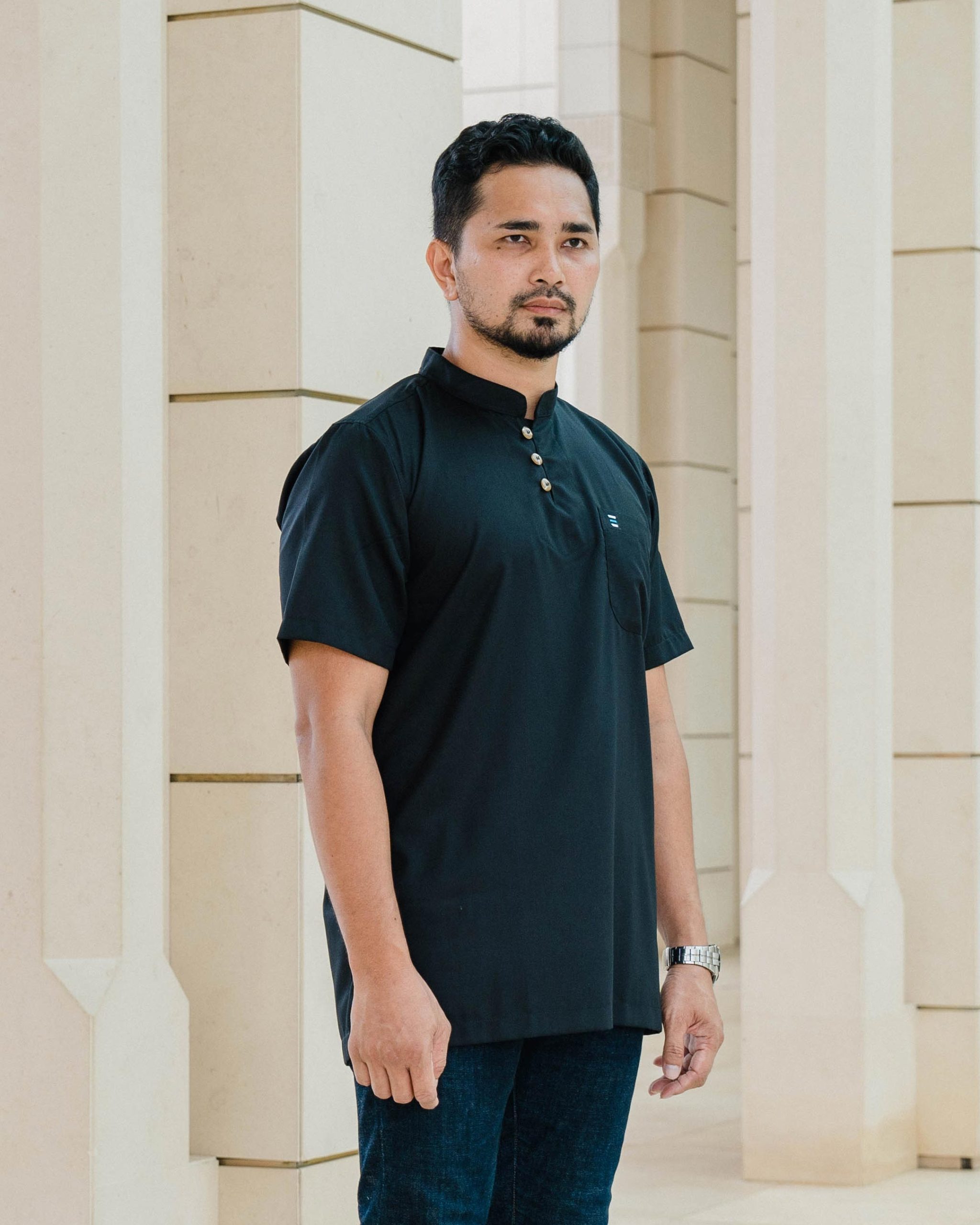 Kurta Eeman Hombre x MCC Lifestyle - Matte Black