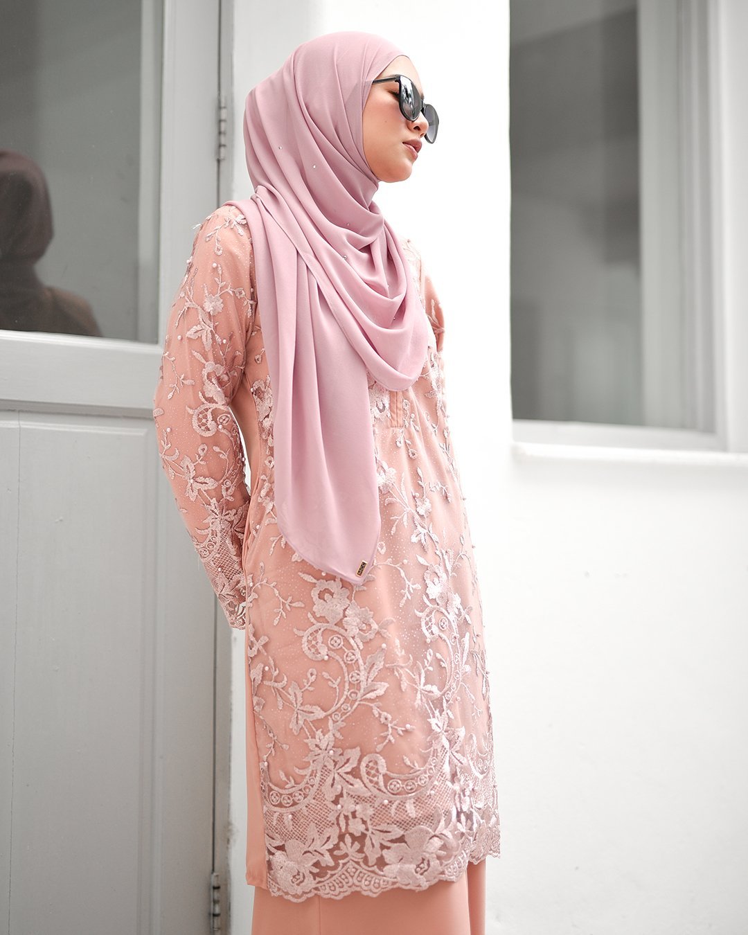 Baju Kurung Lace Amara - Salmon Pink
