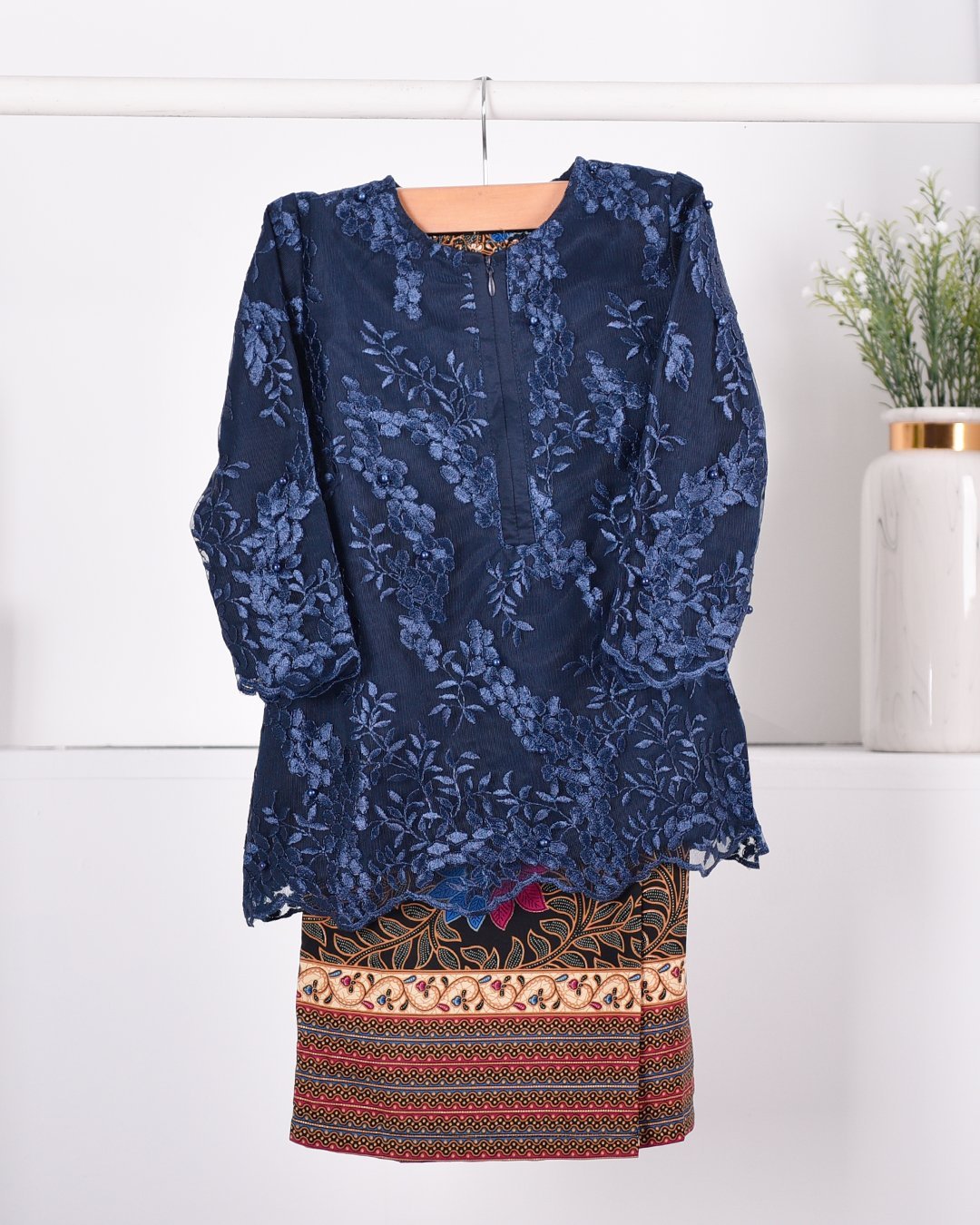Baju Kurung Batik Lace Pearl Aeda Kids - Berry Blue
