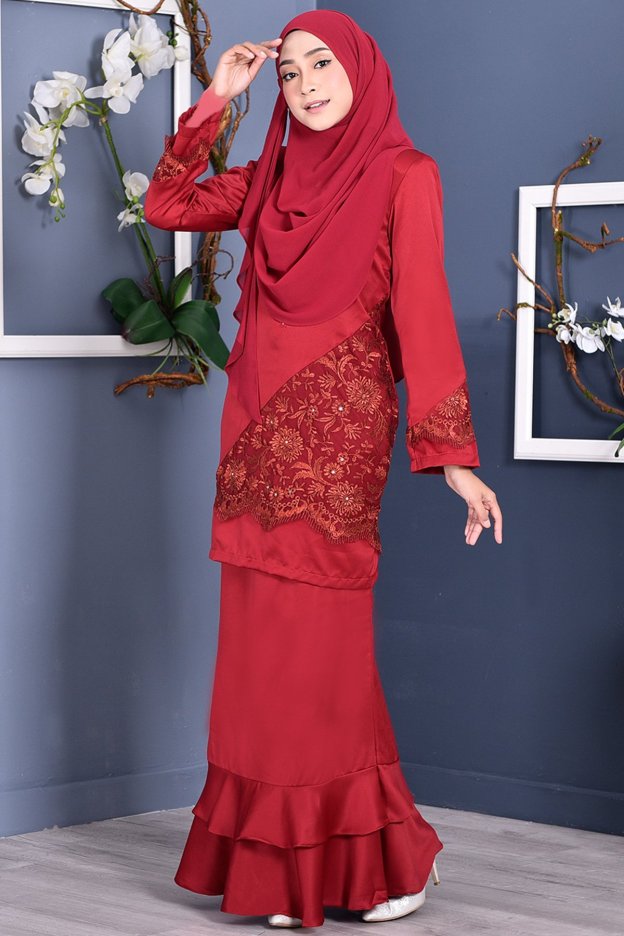 Baju Kurung Lace Allaire - Scarlet Red