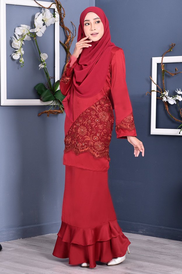 Baju Kurung Lace Allaire - Scarlet Red