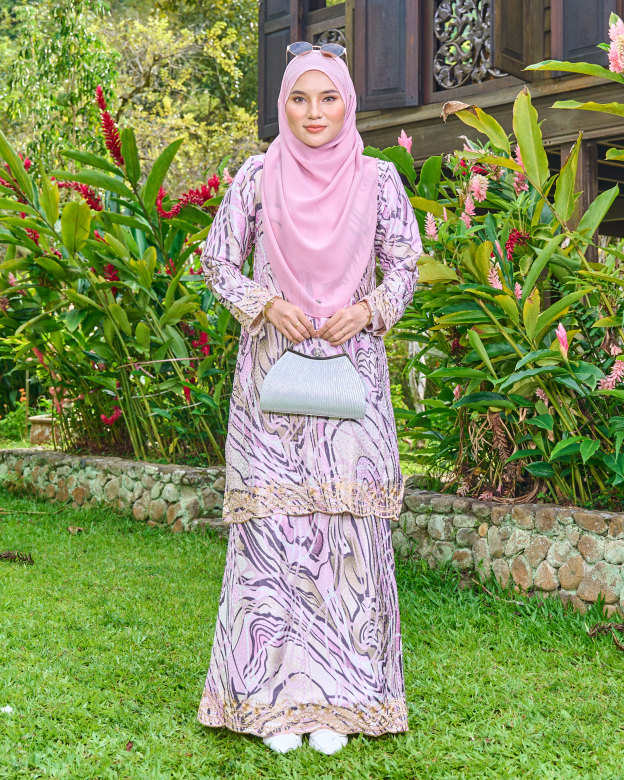 Baju Kurung Sulam Diamanted Aurelia