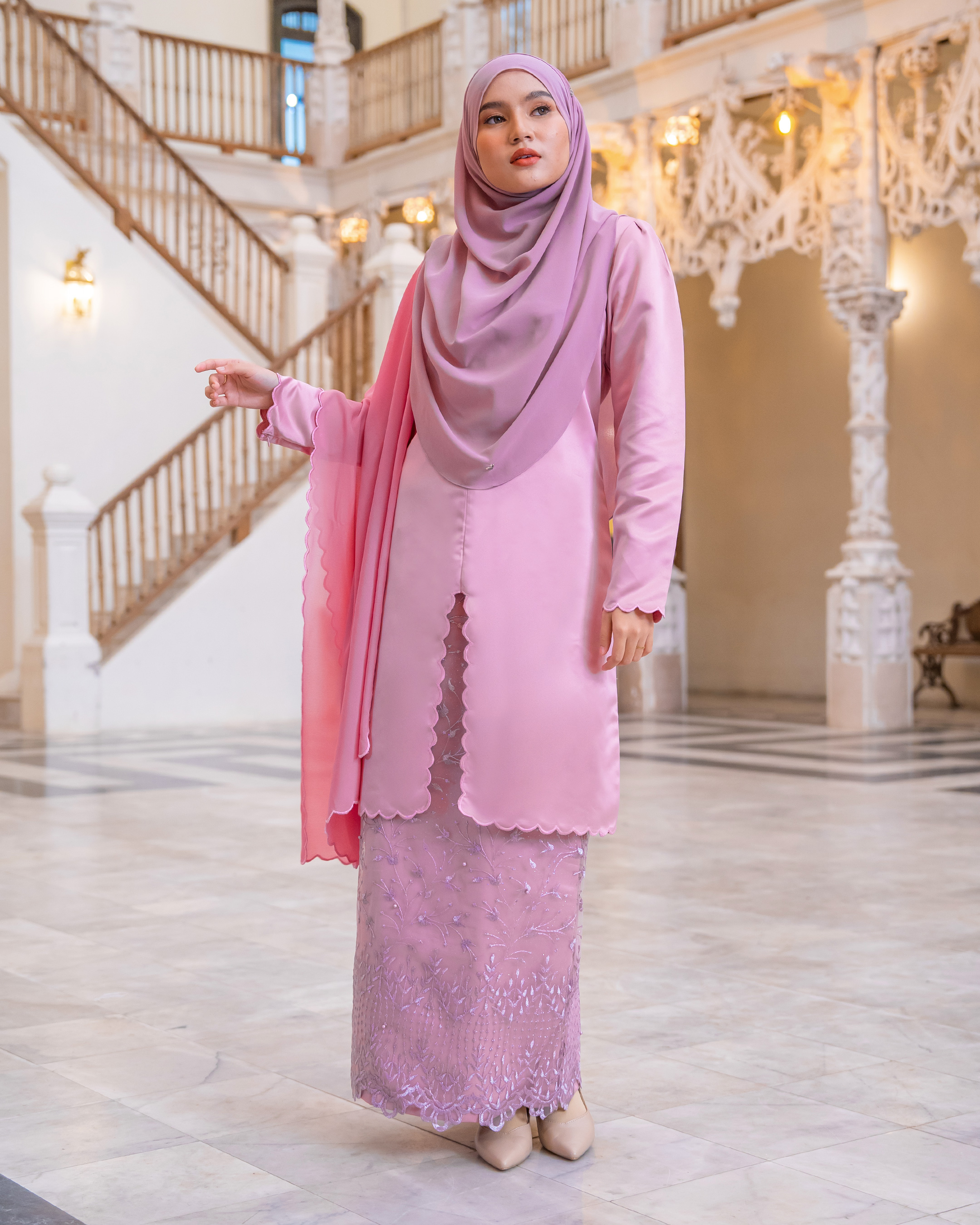 Baju Kurung Sulam Lace Aurora
