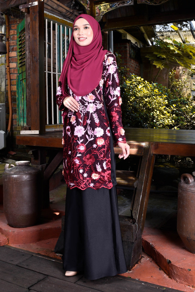 Baju Kurung Lace Azureen - Black Panther