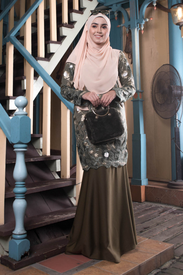 Baju Kurung Lace Azureen - Olive Green