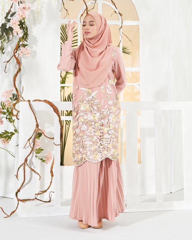Baju Kurung Lace Baheera - Slow Peach