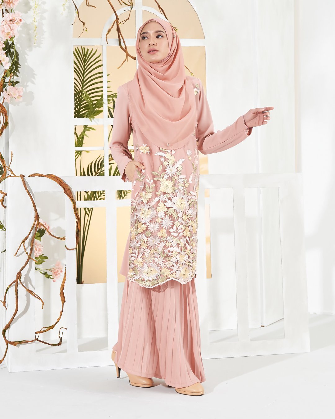 Baju Kurung Lace Baheera - Slow Peach
