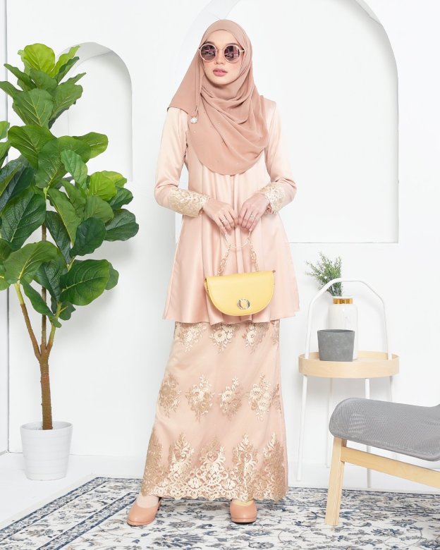 Baju Kurung Barbie Lace Afni - Ferrero Gold