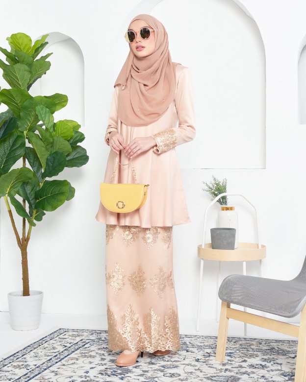 Baju Kurung Barbie Lace Afni - Ferrero Gold