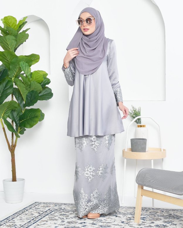 Baju Kurung Barbie Lace Afni - Silver Cloud