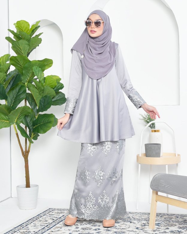 Baju Kurung Barbie Lace Afni - Silver Cloud