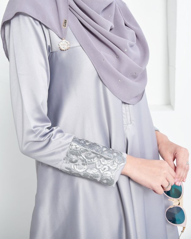 Baju Kurung Barbie Lace Afni - Silver Cloud