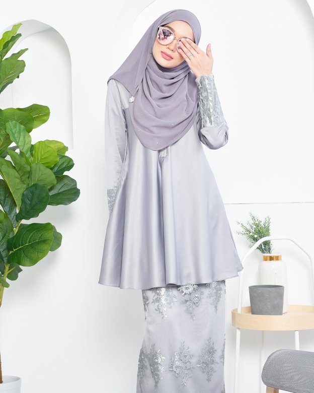 Baju Kurung Barbie Lace Afni - Silver Cloud