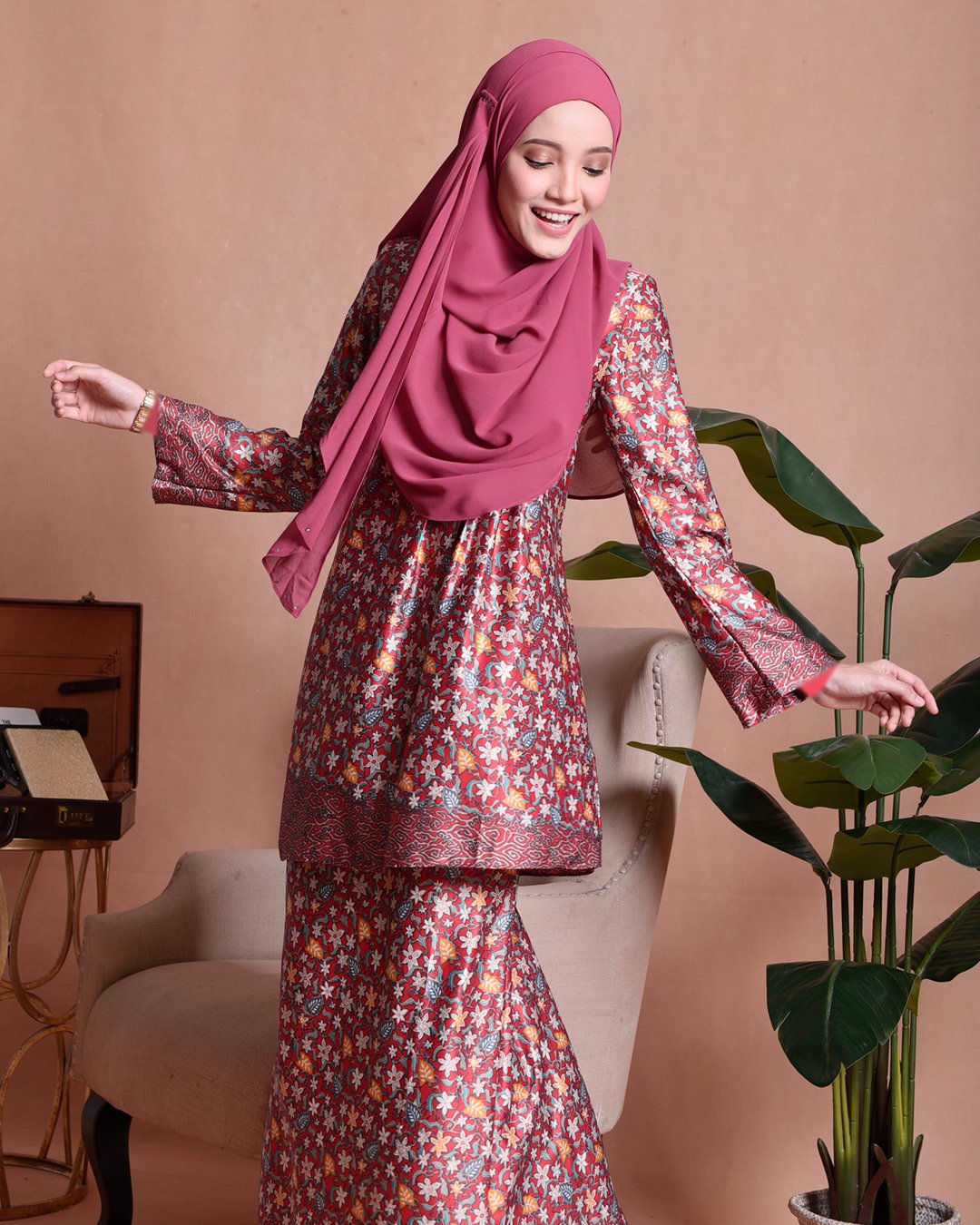 Baju Kurung Batik Pleated Arina - Sky Red