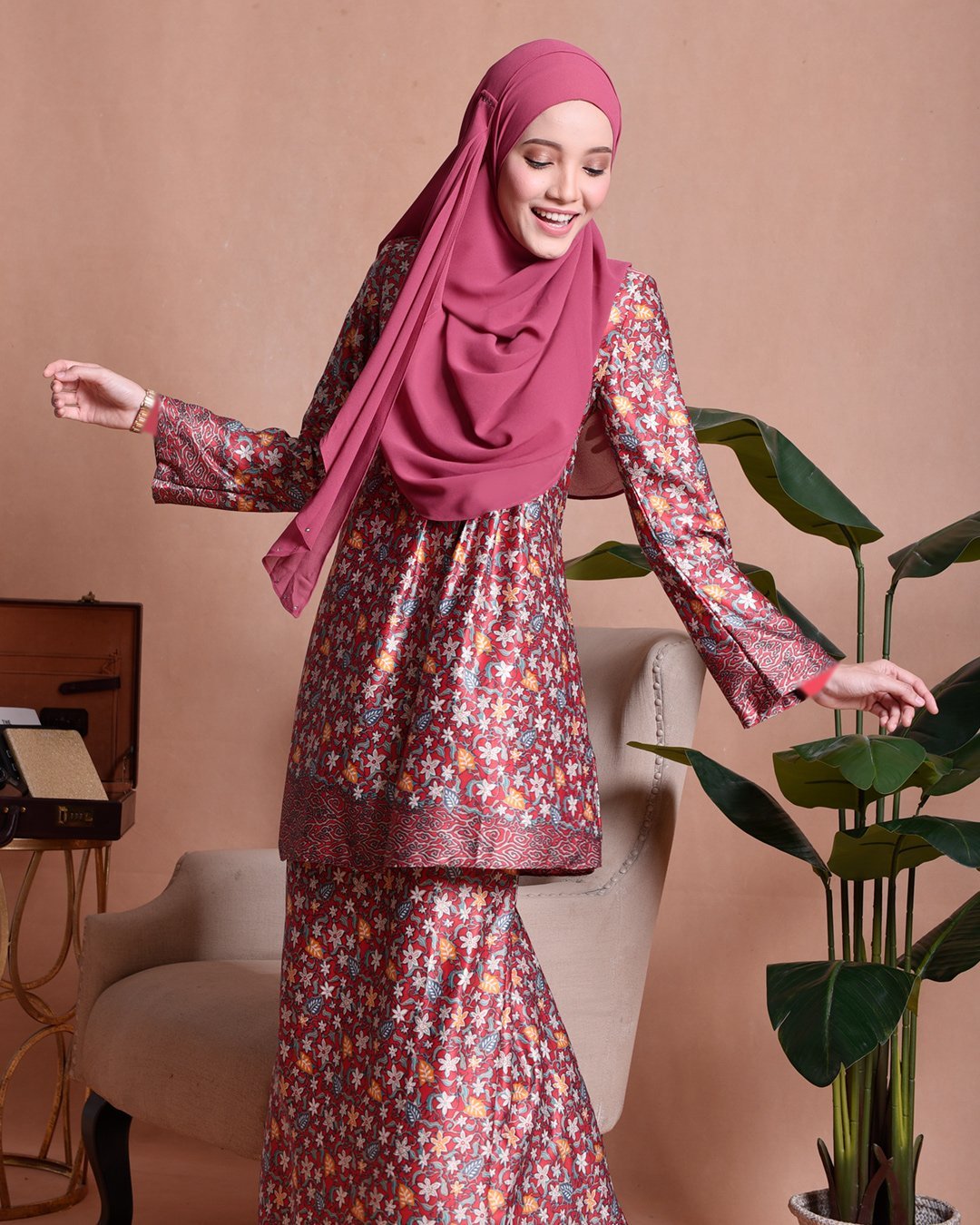 Baju Kurung Batik Pleated Arina - Sky Red