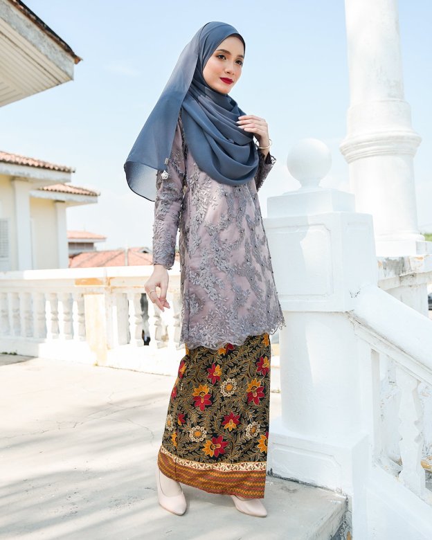 Baju Kurung Batik Lace Pearl Aeda - Pigeon Grey