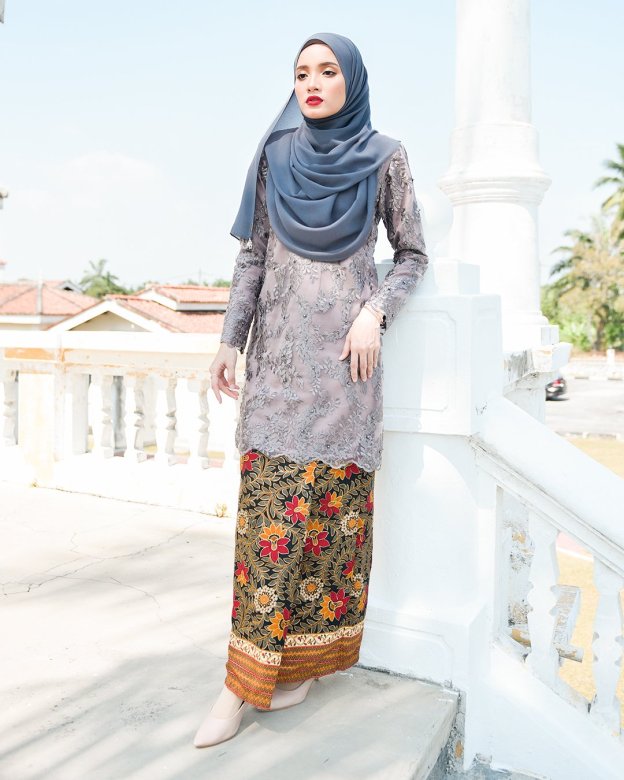 Baju Kurung Batik Lace Pearl Aeda - Pigeon Grey