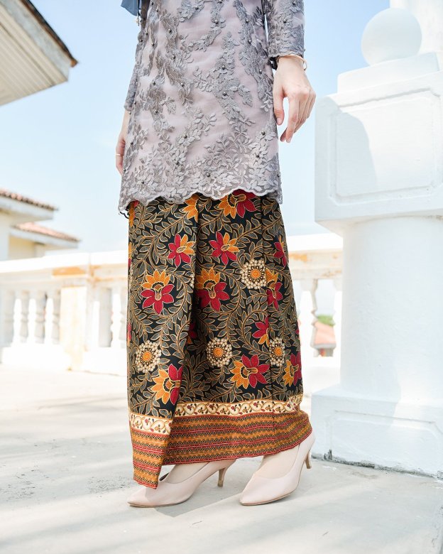Baju Kurung Batik Lace Pearl Aeda - Pigeon Grey