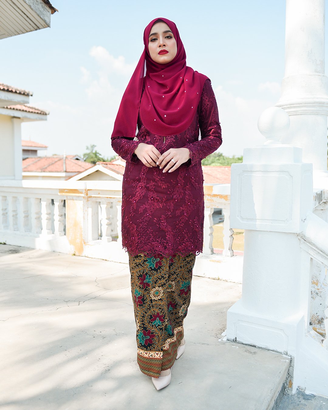 Baju Kurung Batik Lace Pearl Aeda - Ruby Maroon