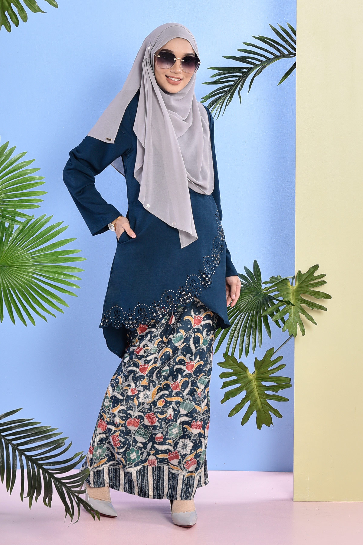 Baju Kurung Batik Megan Lasercut Nala - Navy