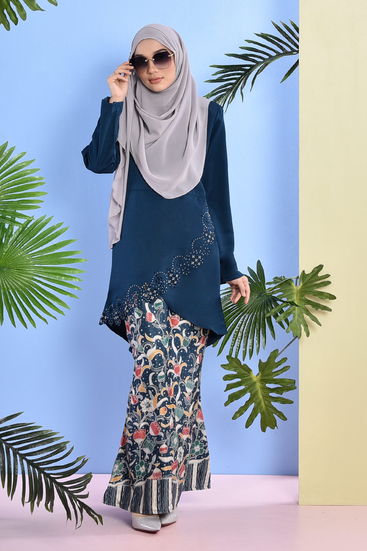 Baju Kurung Batik Megan Lasercut Nala - Navy
