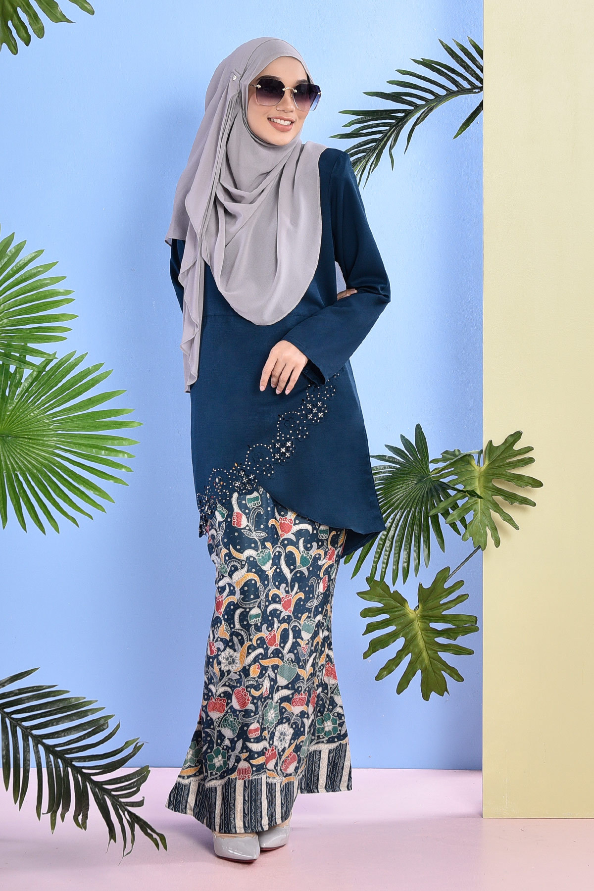 Baju Kurung Batik Megan Lasercut Nala - Navy