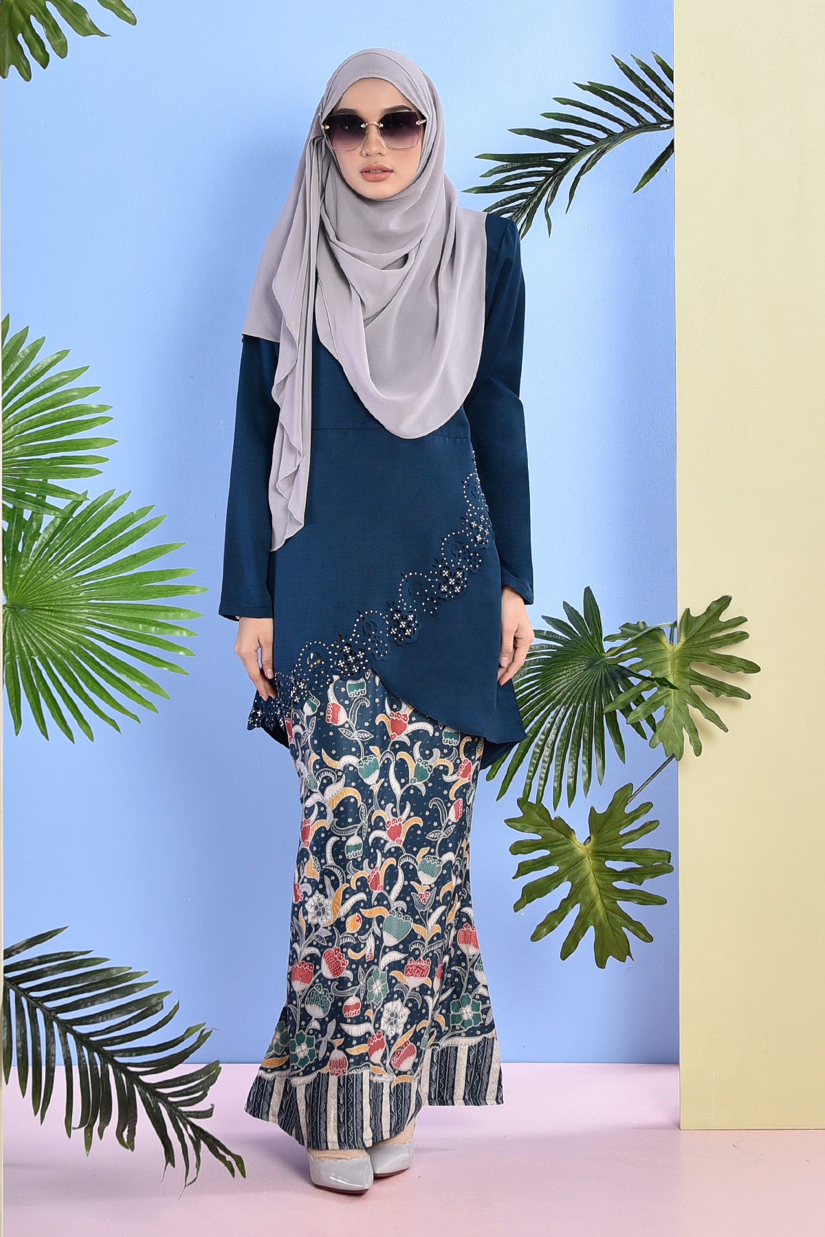Baju Kurung Batik Megan Lasercut Nala - Navy