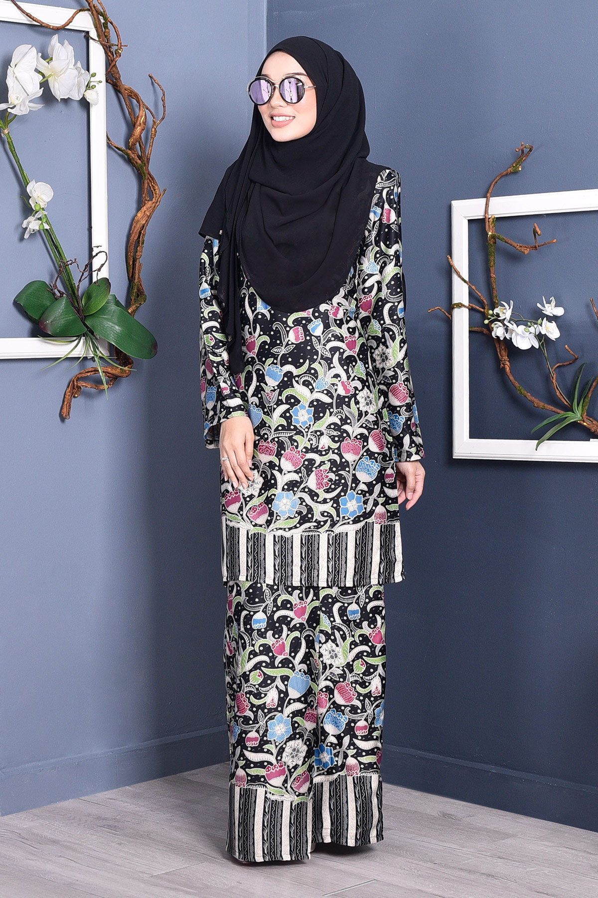 Baju Kurung Batik Naili - Black