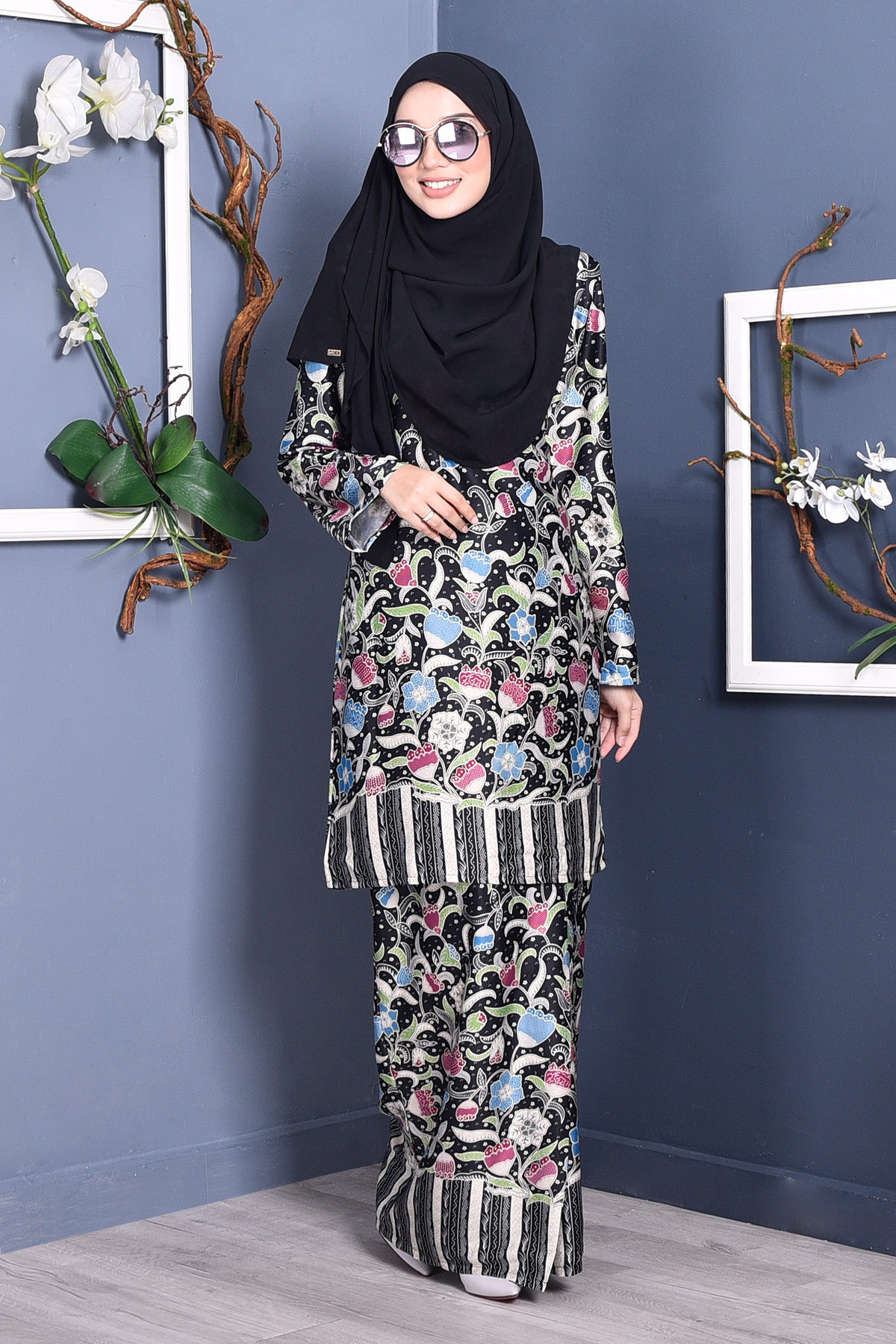 Baju Kurung Batik Naili - Black
