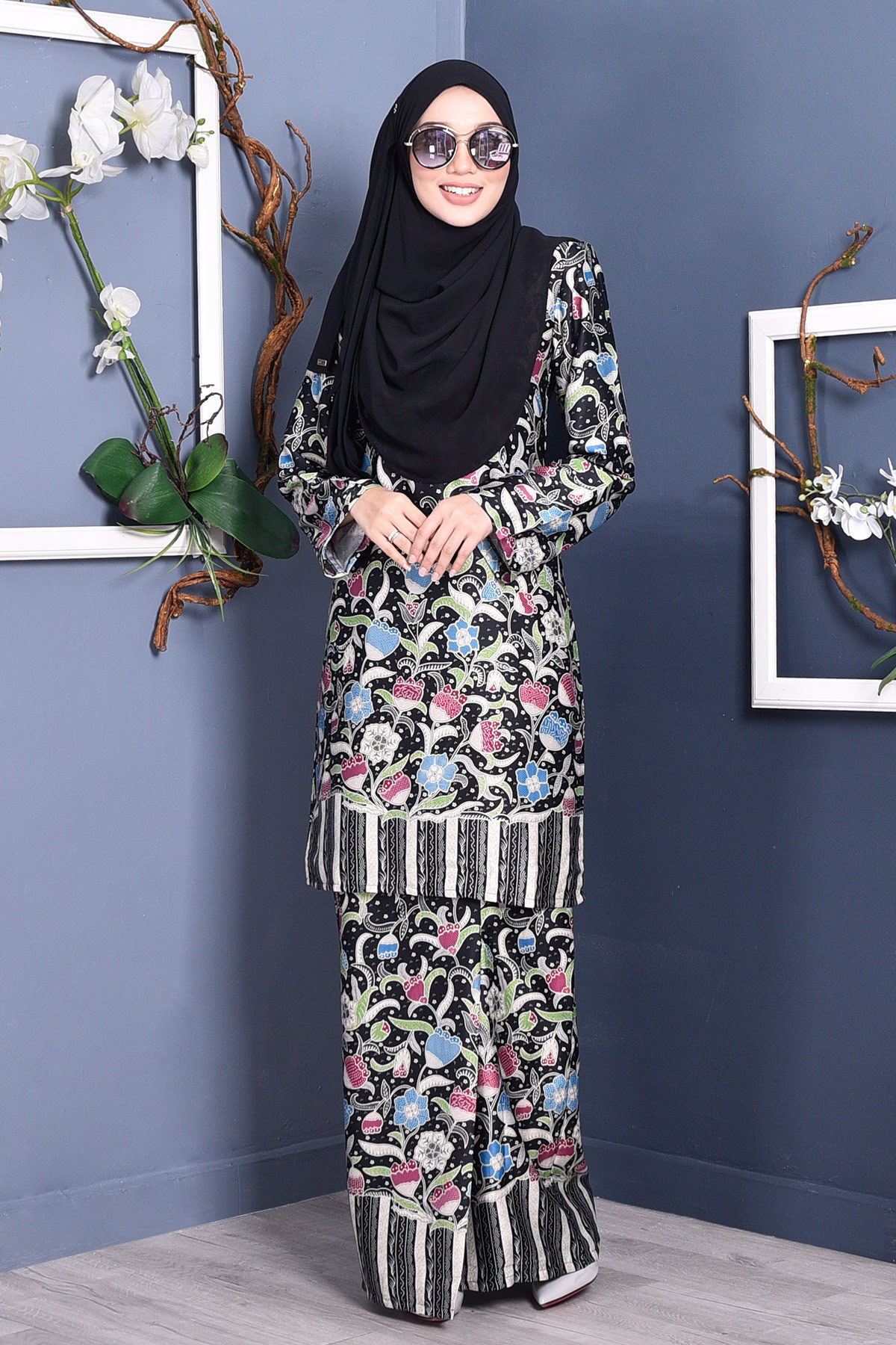 Baju Kurung Batik Naili - Black