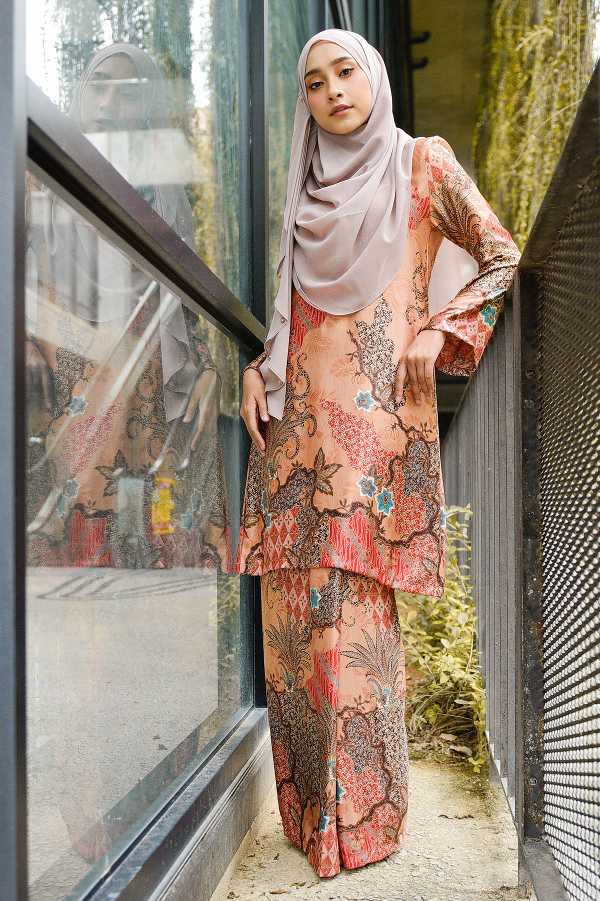 Baju Kurung Batik Satin Silk Najiha - Persian Red