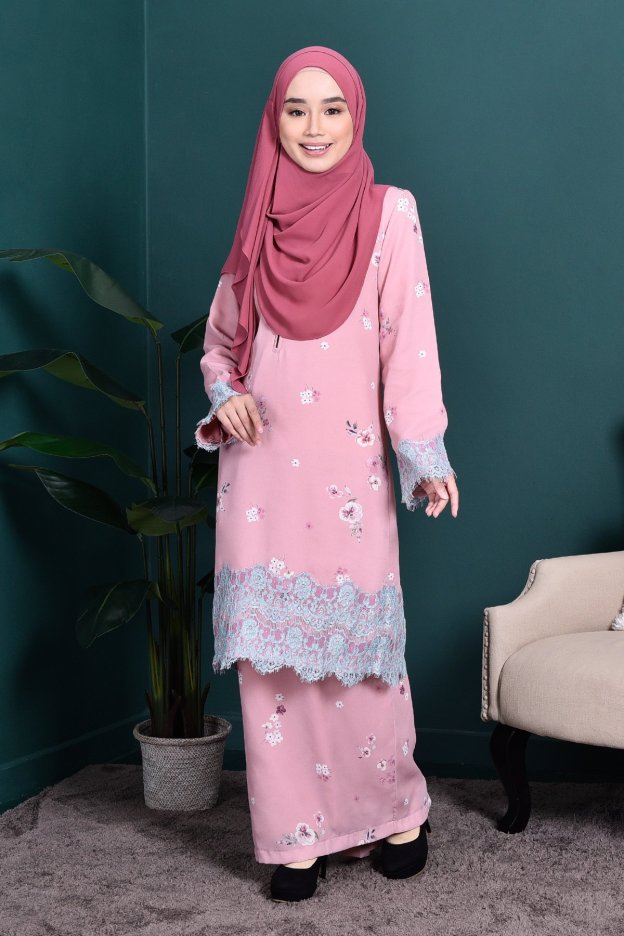 Baju Kurung Lace Madame Dalia - Smoothies Pink