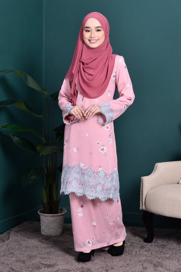 Baju Kurung Lace Madame Dalia - Smoothies Pink