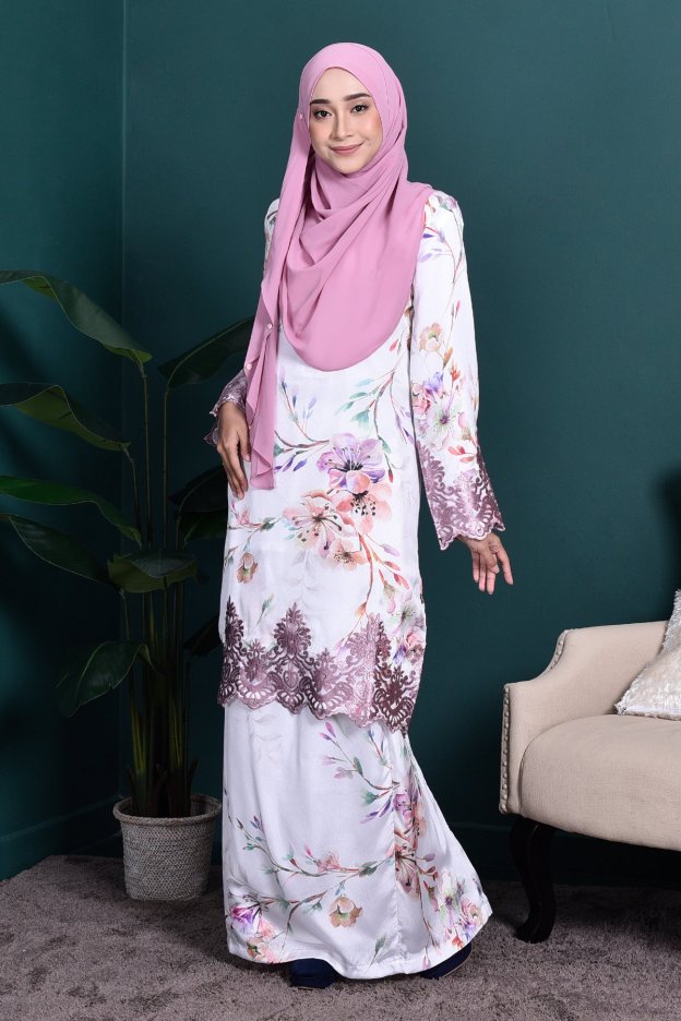 Baju Kurung Lace Madame Daria - Cloud White