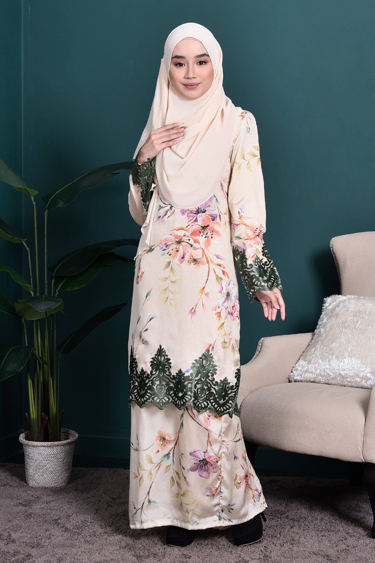 Baju Kurung Lace Madame Daria - Puff Cream