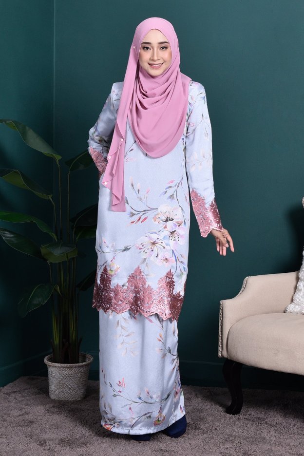 Baju Kurung Lace Madame Daria - Rinse Blue