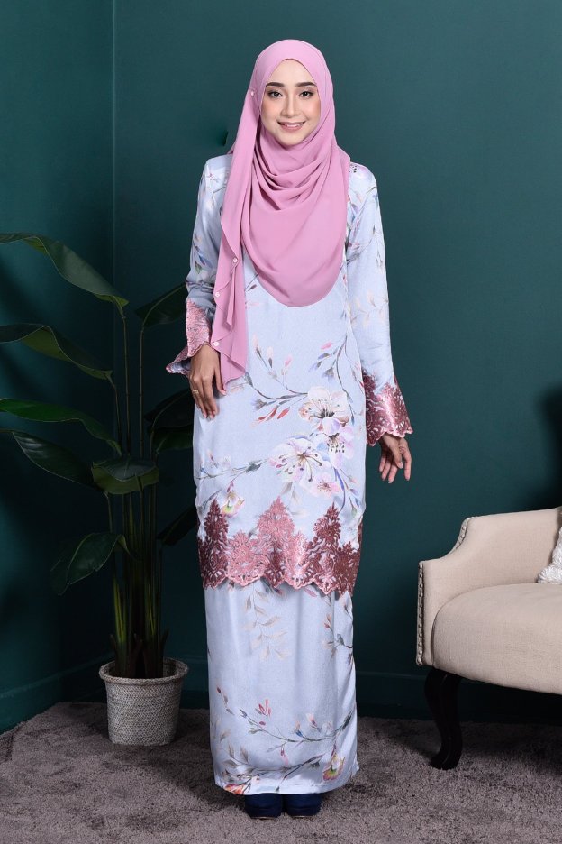 Baju Kurung Lace Madame Daria - Rinse Blue