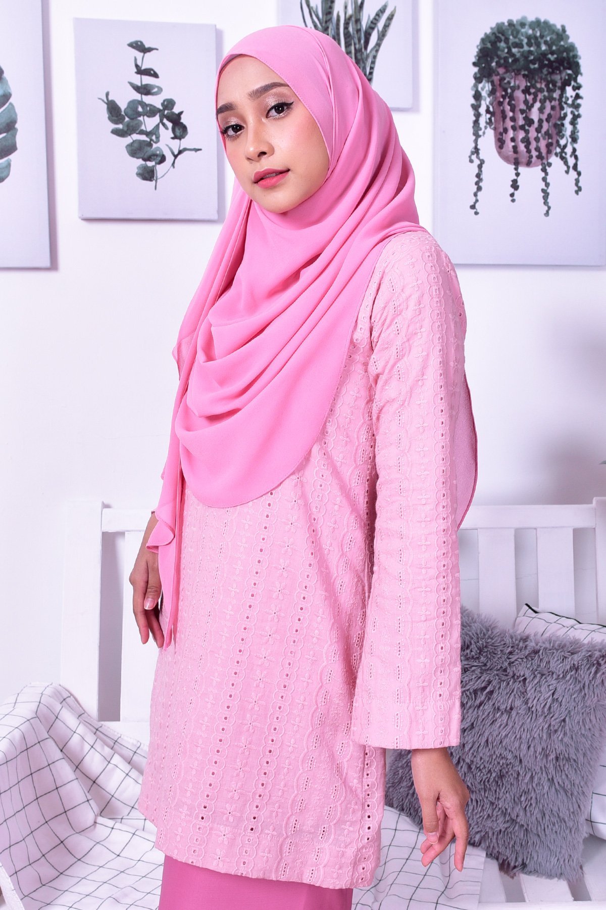 Baju Kurung Cotton Eyelet Aria - Pink
