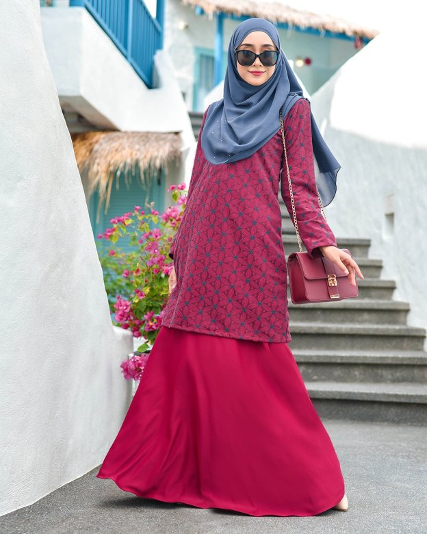 Baju Kurung Moden Lace Geetha - Ruby Red