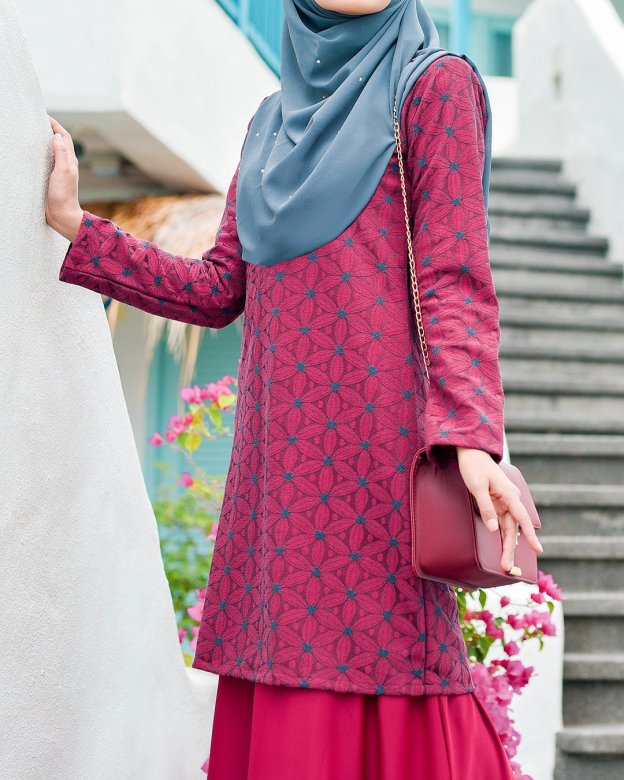 Baju Kurung Moden Lace Geetha - Ruby Red