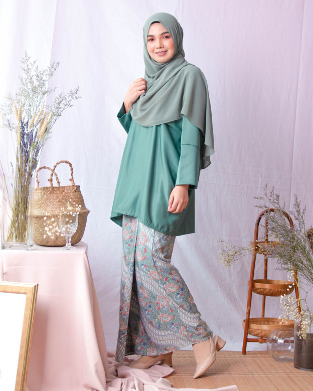 Baju Kurung Kaftan Batik Adiratna - Green Hunter