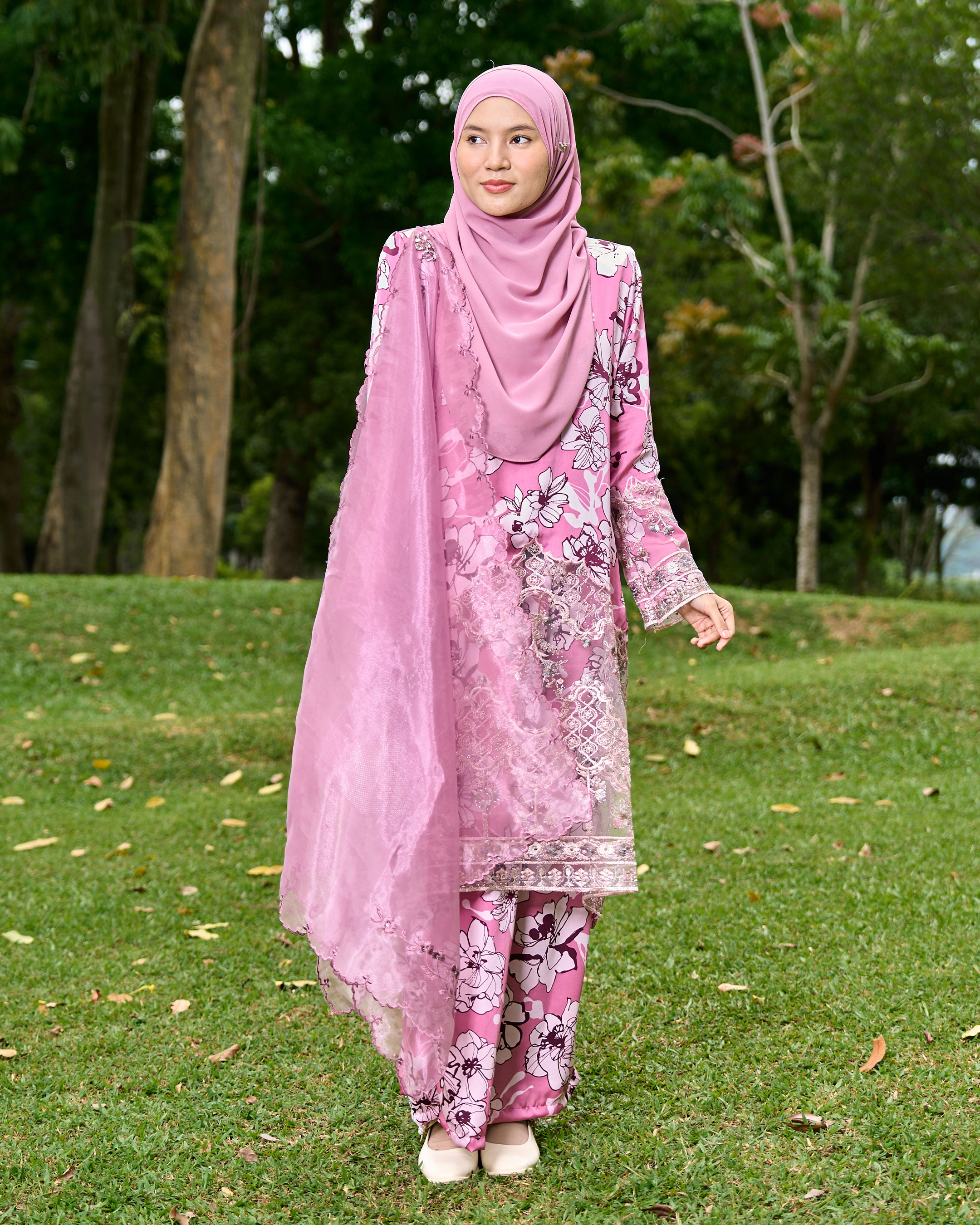 BAJU KURUNG MODEN SULAM LACE MARYAM MADHURA