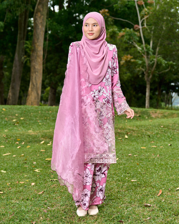 BAJU KURUNG MODEN SULAM LACE MARYAM MADHURA