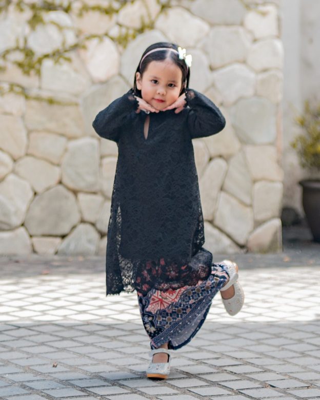 Baju Kurung Batik Alice Lace Kids - Karma Black