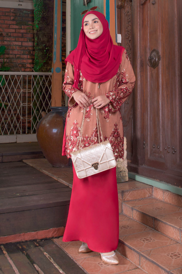 Baju Kurung Lace Amabelle - Cherry Red